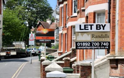 Average UK rent prices increase to nearly £1,000 a month